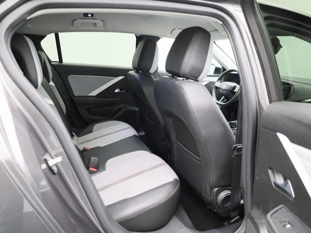 1.2 Business Elegance | Automaat | Lichtmetalen Velgen | Apple Carplay / Android Auto | Virtual Cockpit |
