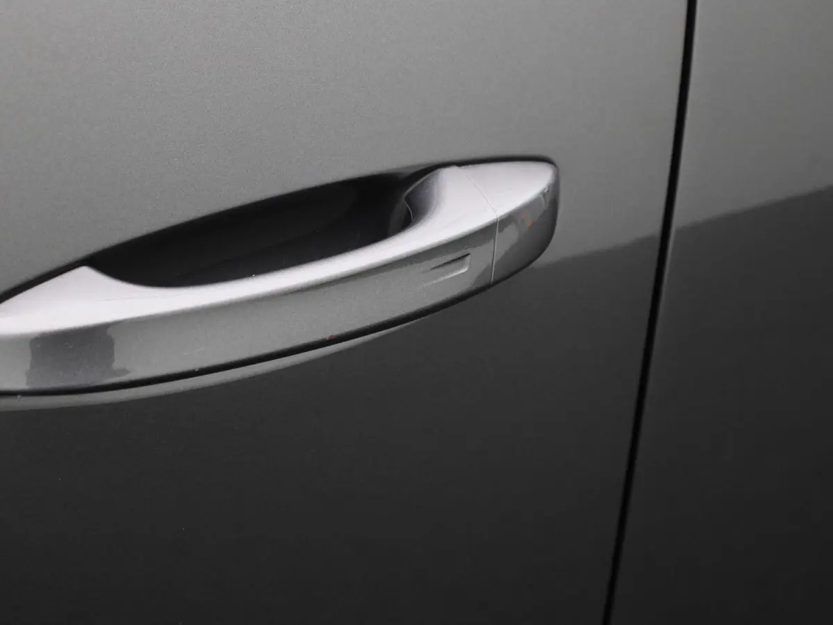 1.2 Business Elegance | Automaat | Lichtmetalen Velgen | Apple Carplay / Android Auto | Virtual Cockpit |