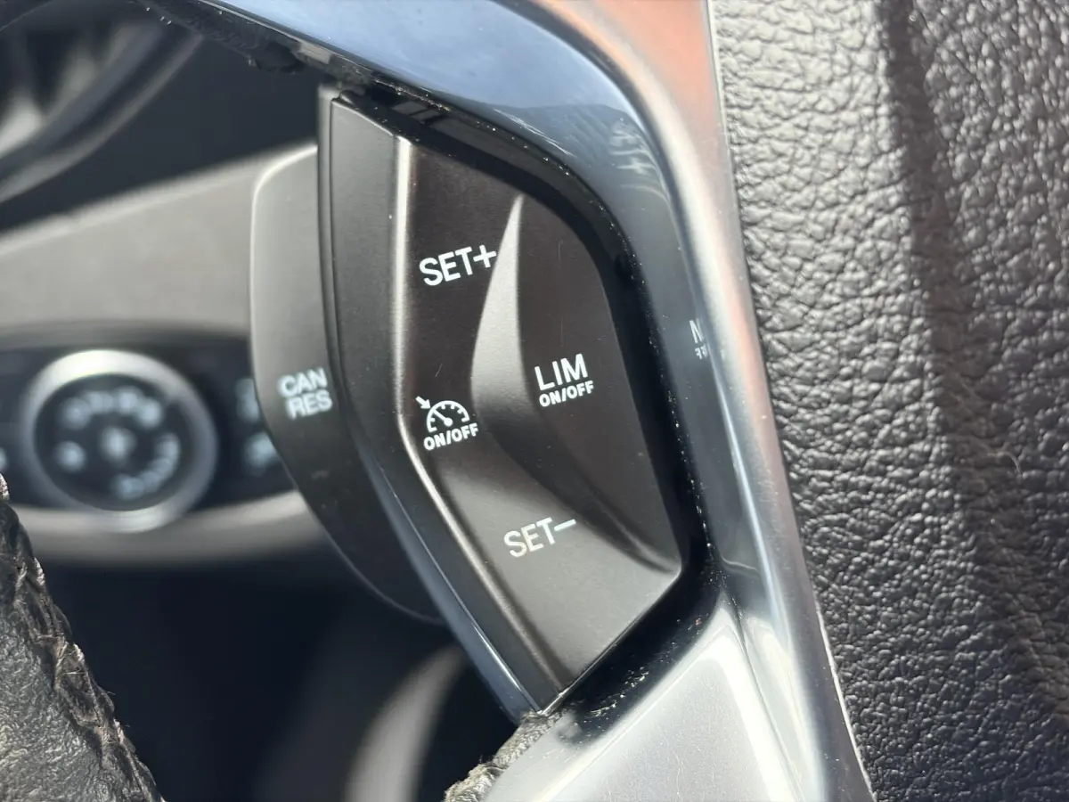 1.5 EcoBlue L2 Trend*HAAK*CAM*A/C*CRUISE*NAVI*PDC*