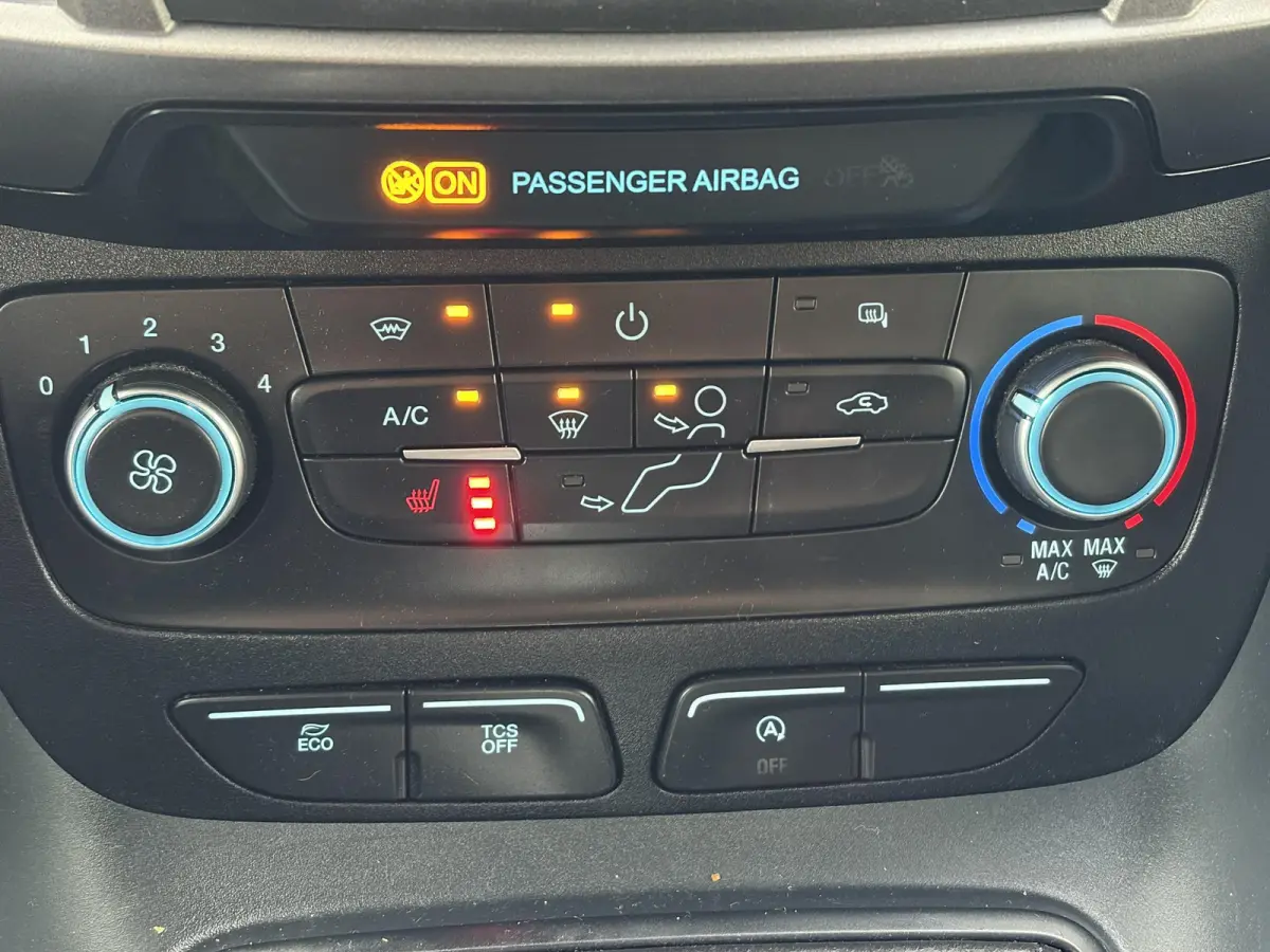 1.5 EcoBlue L2 Trend*HAAK*CAM*A/C*CRUISE*NAVI*PDC*