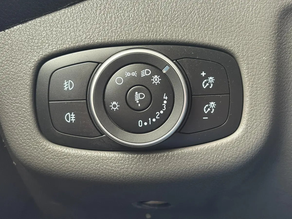 1.5 EcoBlue L2 Trend*HAAK*CAM*A/C*CRUISE*NAVI*PDC*