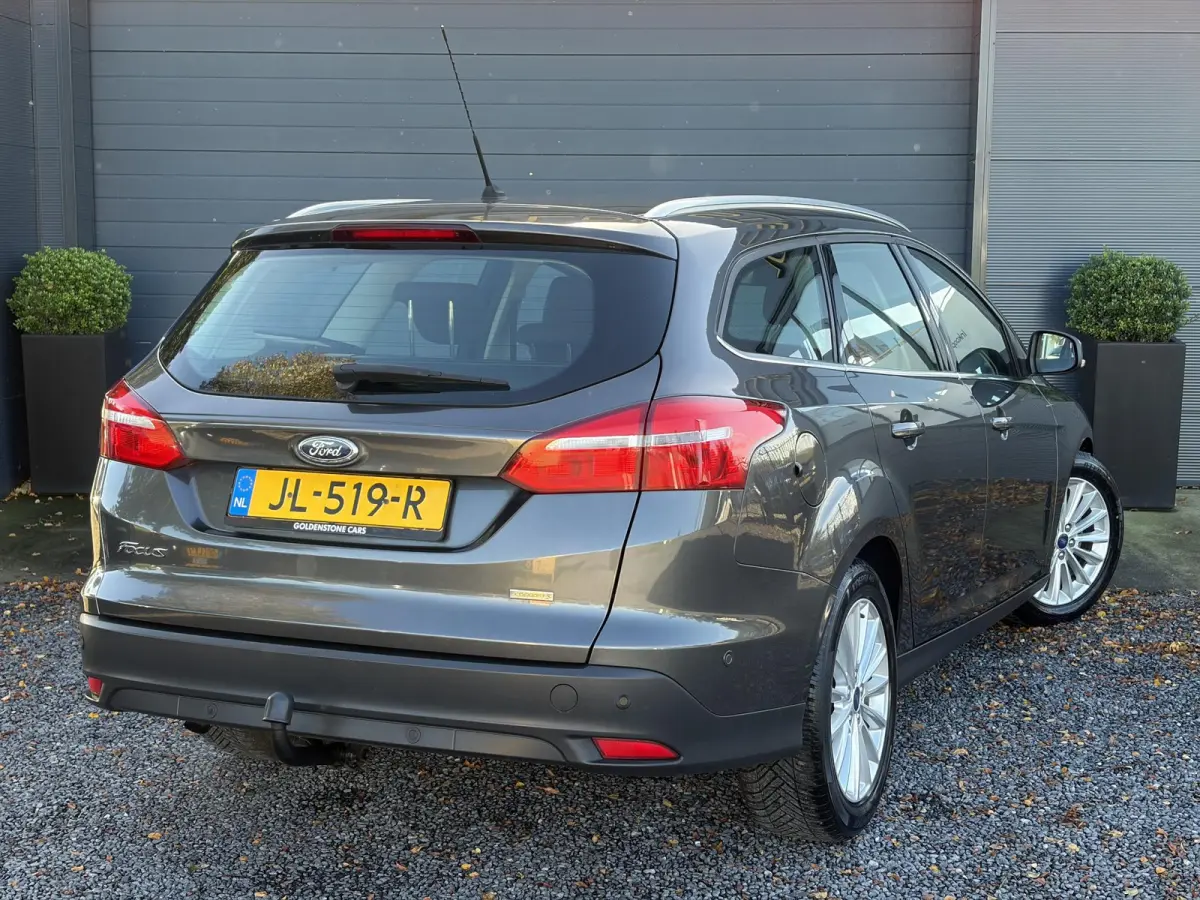 1.0 Titanium ✓2e Eigenaar✓125pk✓Trekhaak✓6 Bak✓Dealer Onderhouden✓Navi✓Clima✓Cruise✓Pdc V+A✓Lm velgen✓N.A.P✓Apk tot 11-2027