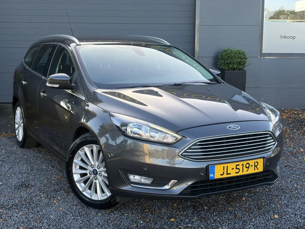 1.0 Titanium ✓2e Eigenaar✓125pk✓Trekhaak✓6 Bak✓Dealer Onderhouden✓Navi✓Clima✓Cruise✓Pdc V+A✓Lm velgen✓N.A.P✓Apk tot 11-2027
