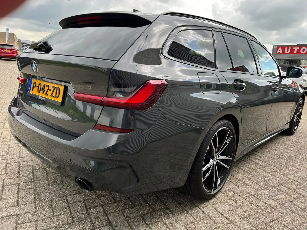 318i High Executive M Sport Laser Licht 19 Inch Stuurwielverwarming Keyless Entry