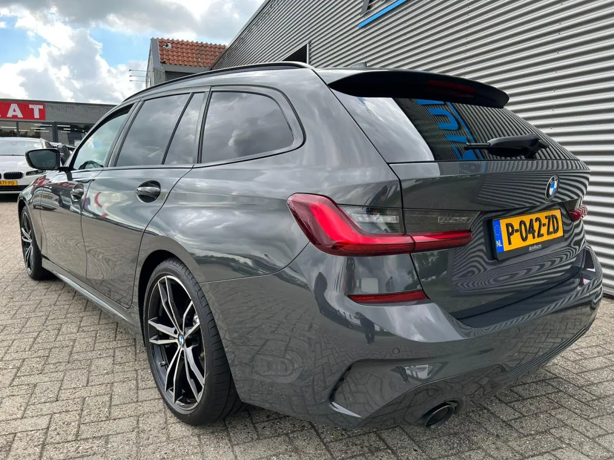 318i High Executive M Sport Laser Licht 19 Inch Stuurwielverwarming Keyless Entry