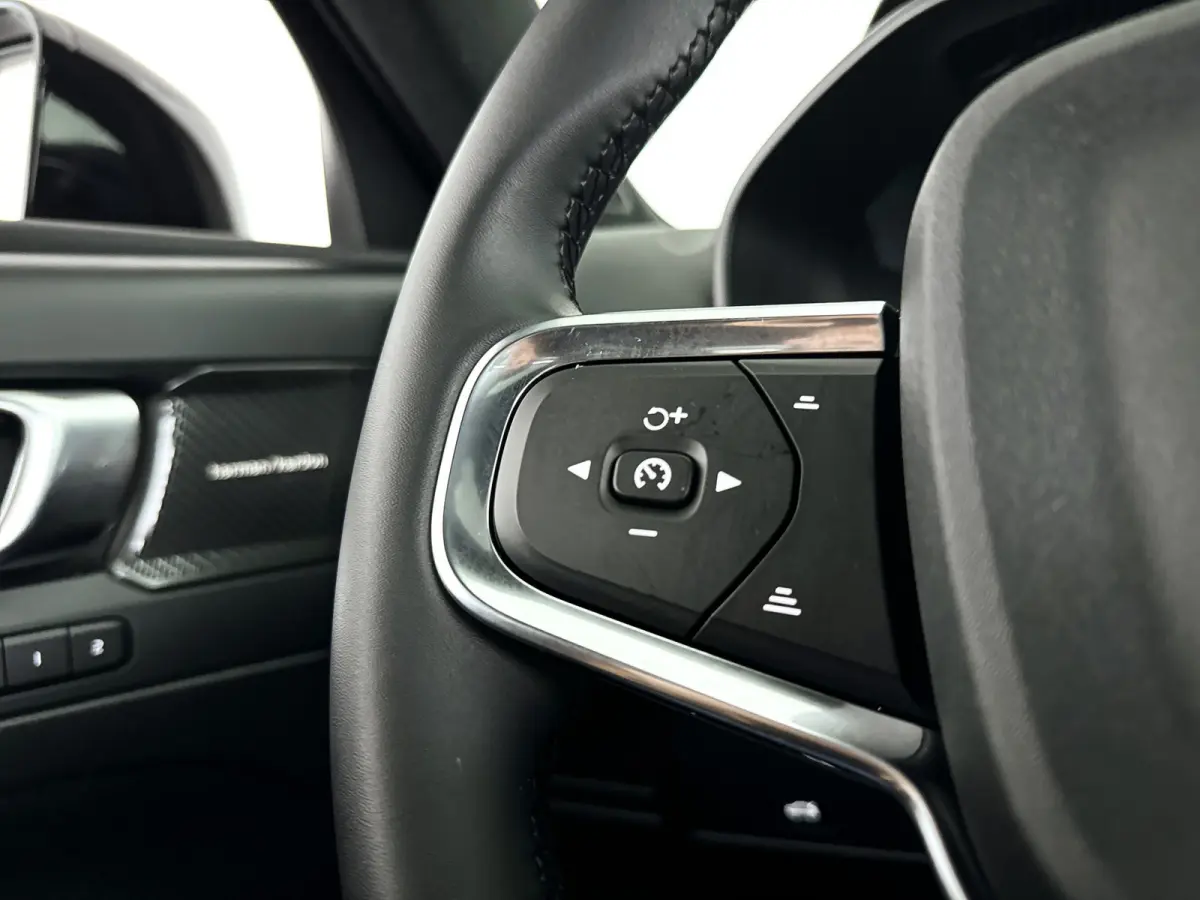 B4 Plus Black Edition | Panoramadak | 360° camera | Harman Kardon | Stoel- en stuurverwarming | Trekhaak