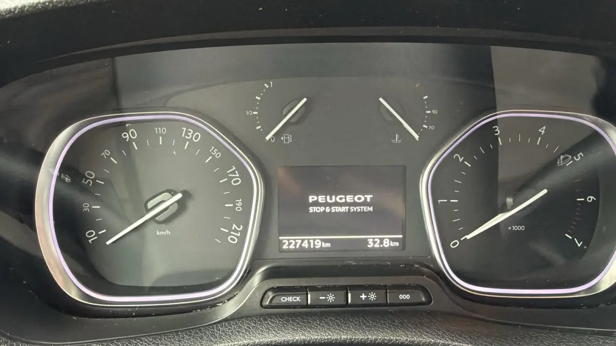 231L 2.0 BlueHDI 150 DC Premium EURO6