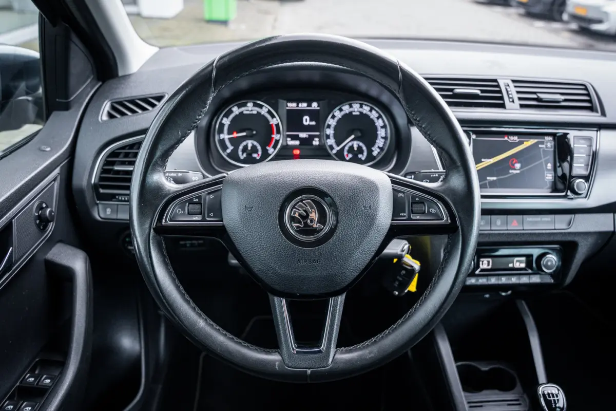 1.0 TSI Business Edition | Airco (automatisch) | Lichtmetalen velgen 16" | Metaalkleur