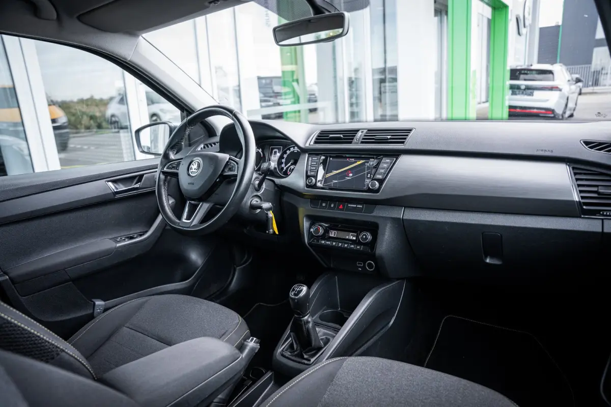 1.0 TSI Business Edition | Airco (automatisch) | Lichtmetalen velgen 16" | Metaalkleur