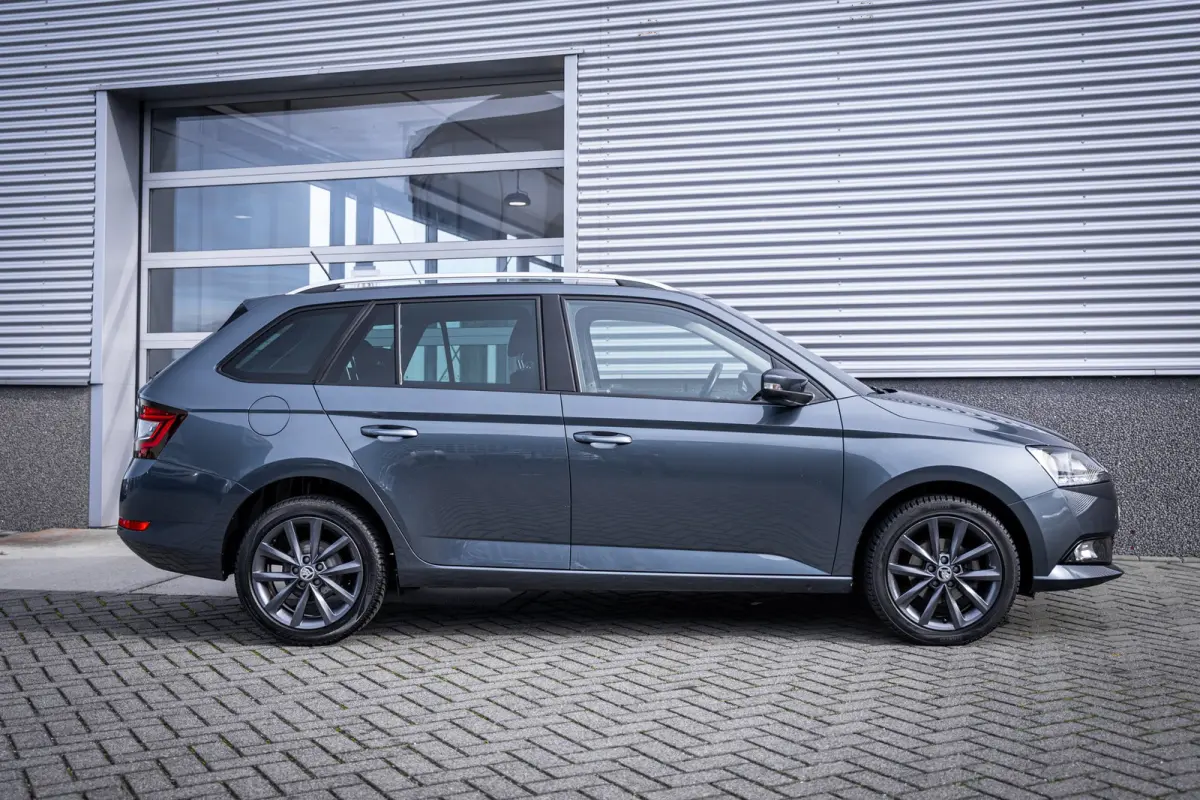 1.0 TSI Business Edition | Airco (automatisch) | Lichtmetalen velgen 16" | Metaalkleur