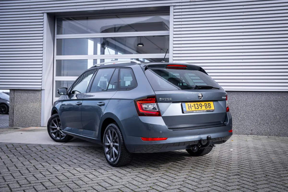 1.0 TSI Business Edition | Airco (automatisch) | Lichtmetalen velgen 16" | Metaalkleur