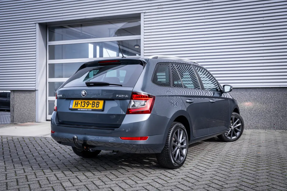 1.0 TSI Business Edition | Airco (automatisch) | Lichtmetalen velgen 16" | Metaalkleur
