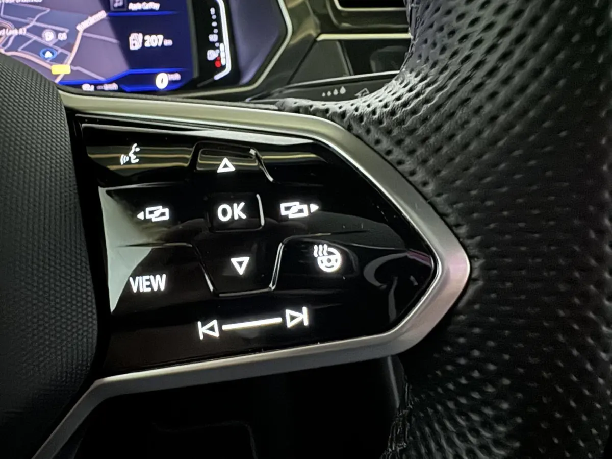 1.4 TSI eHybrid R-Line Black Style Pano HUD 360º Carplay