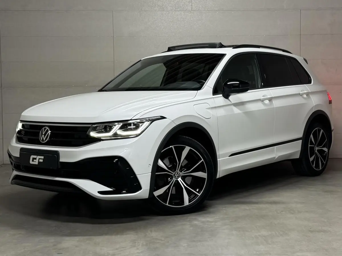 1.4 TSI eHybrid R-Line Black Style Pano HUD 360º Carplay