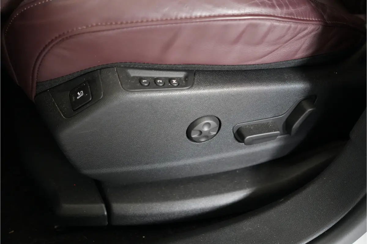 1.6 PureTech La Premiere | Pano | Leder | Nachtzicht | Cruise Adaptief | Focal |