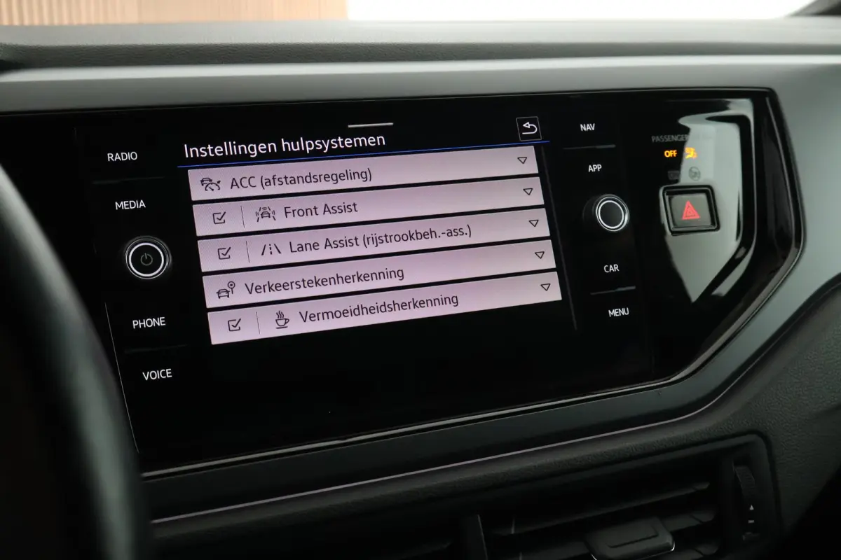 1.0 TSI 110pk DSG R-Line Camera Stoelverwarming Keyless Navigatie Adaptive cruise Carplay