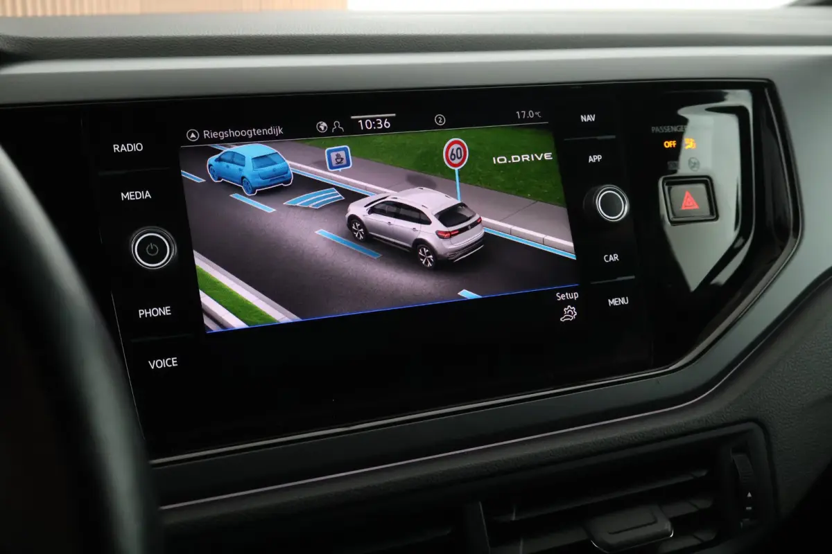 1.0 TSI 110pk DSG R-Line Camera Stoelverwarming Keyless Navigatie Adaptive cruise Carplay