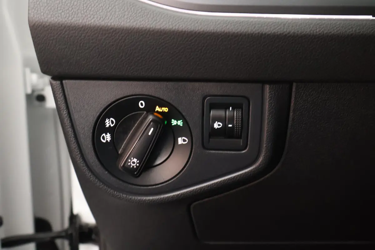 1.0 TSI 110pk DSG R-Line Camera Stoelverwarming Keyless Navigatie Adaptive cruise Carplay