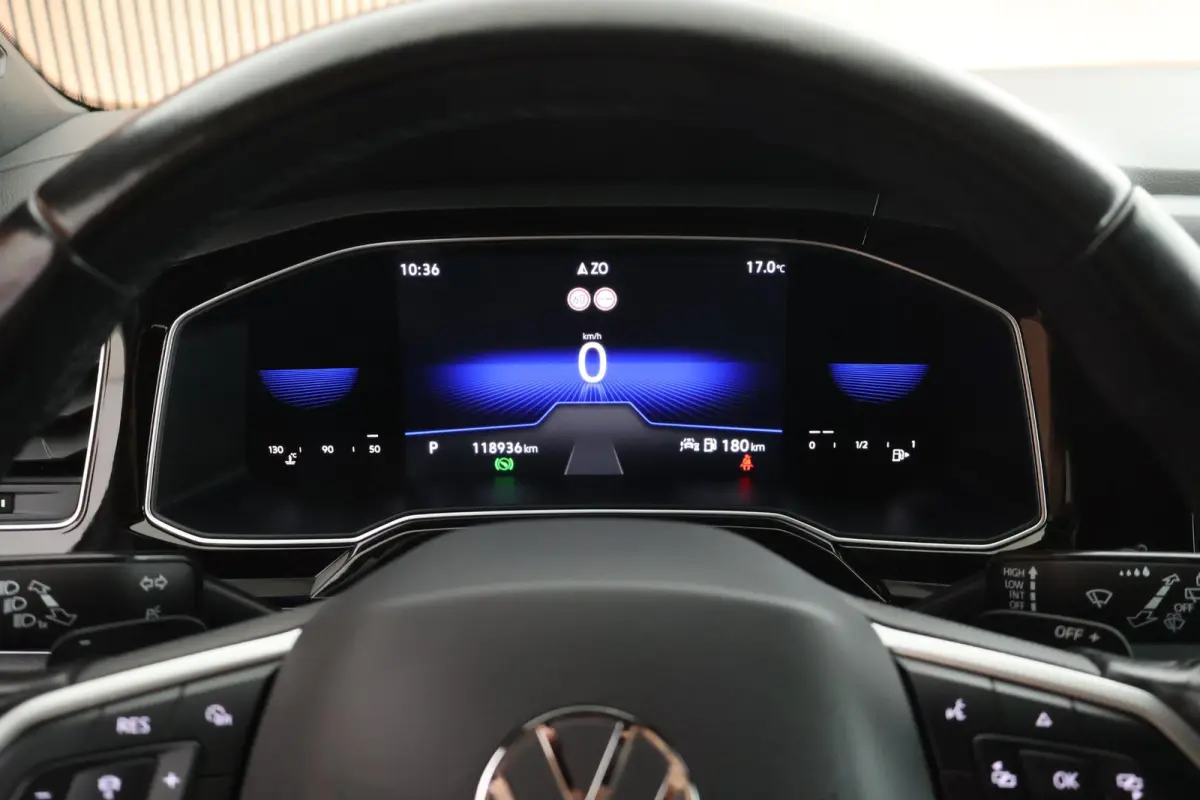 1.0 TSI 110pk DSG R-Line Camera Stoelverwarming Keyless Navigatie Adaptive cruise Carplay