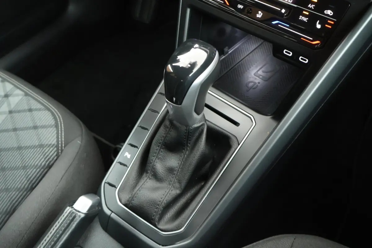 1.0 TSI 110pk DSG R-Line Camera Stoelverwarming Keyless Navigatie Adaptive cruise Carplay