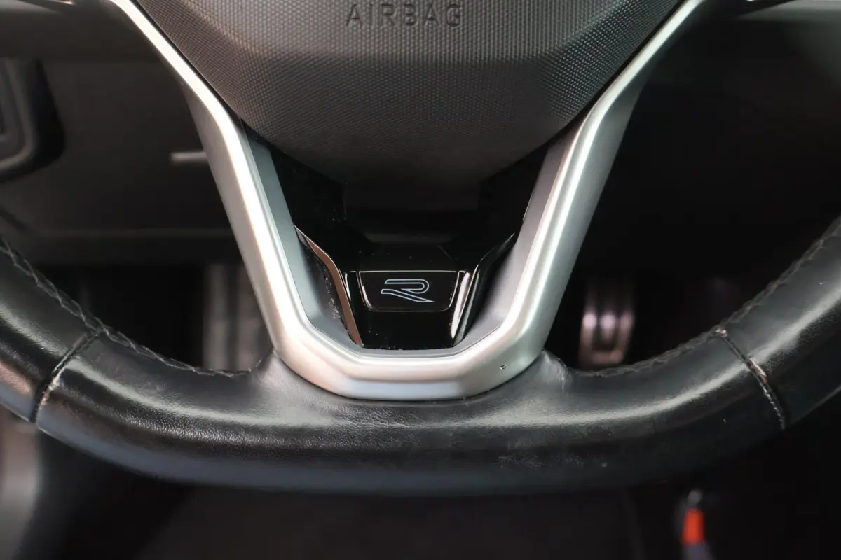 1.0 TSI 110pk DSG R-Line Camera Stoelverwarming Keyless Navigatie Adaptive cruise Carplay