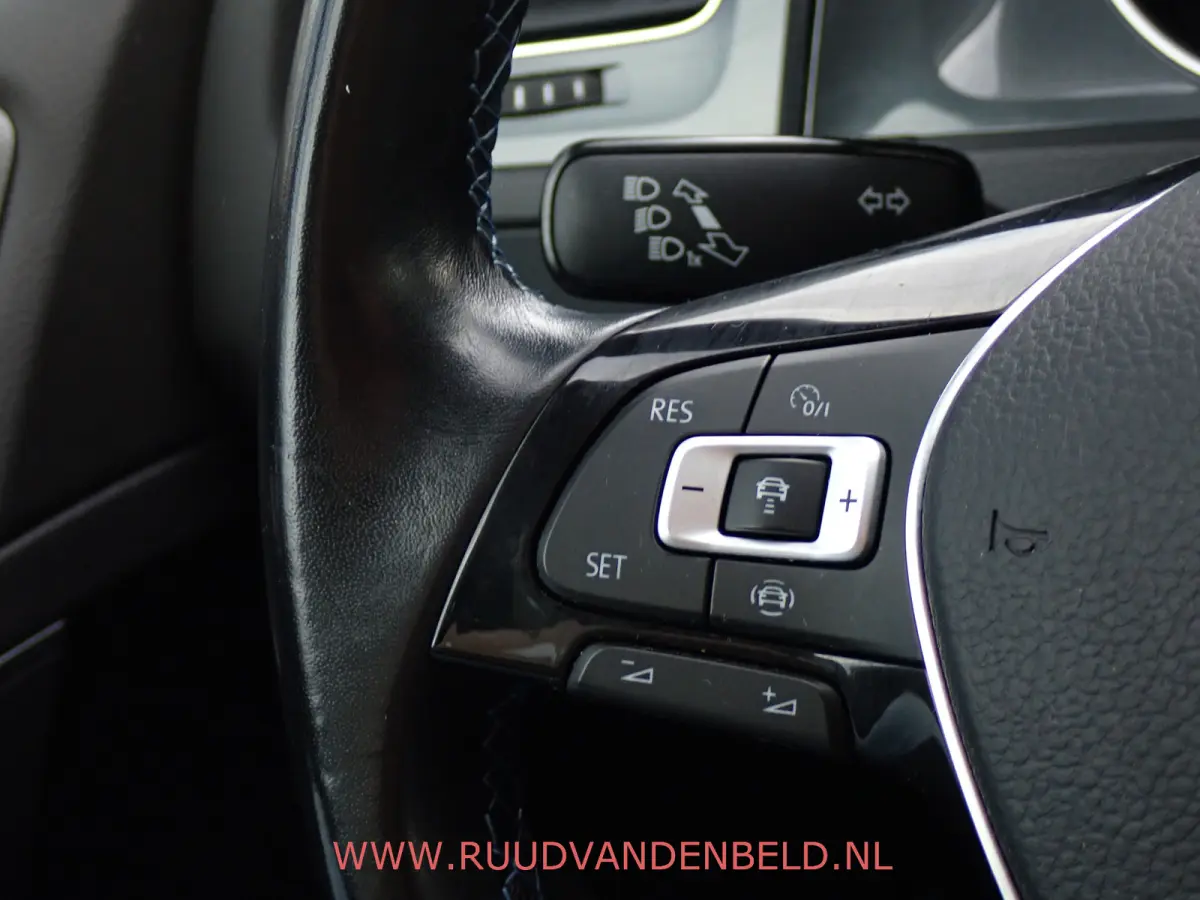 E-DITION 89%SOH // WARMTEPOMP !! CARPLAY / ACC / NAVIGATIE /