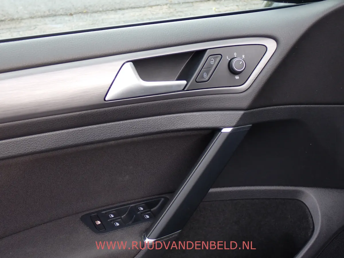 E-DITION 89%SOH // WARMTEPOMP !! CARPLAY / ACC / NAVIGATIE /
