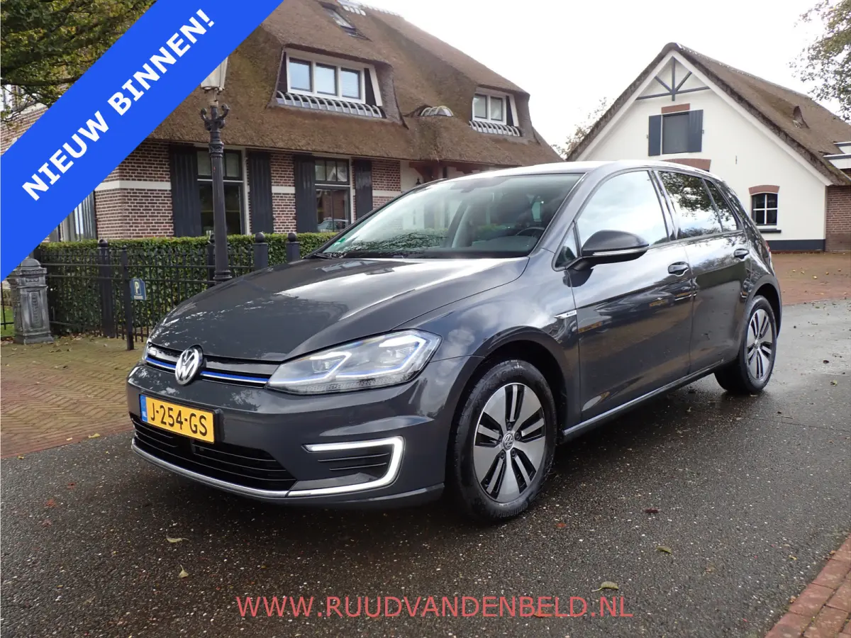 E-DITION 89%SOH // WARMTEPOMP !! CARPLAY / ACC / NAVIGATIE /