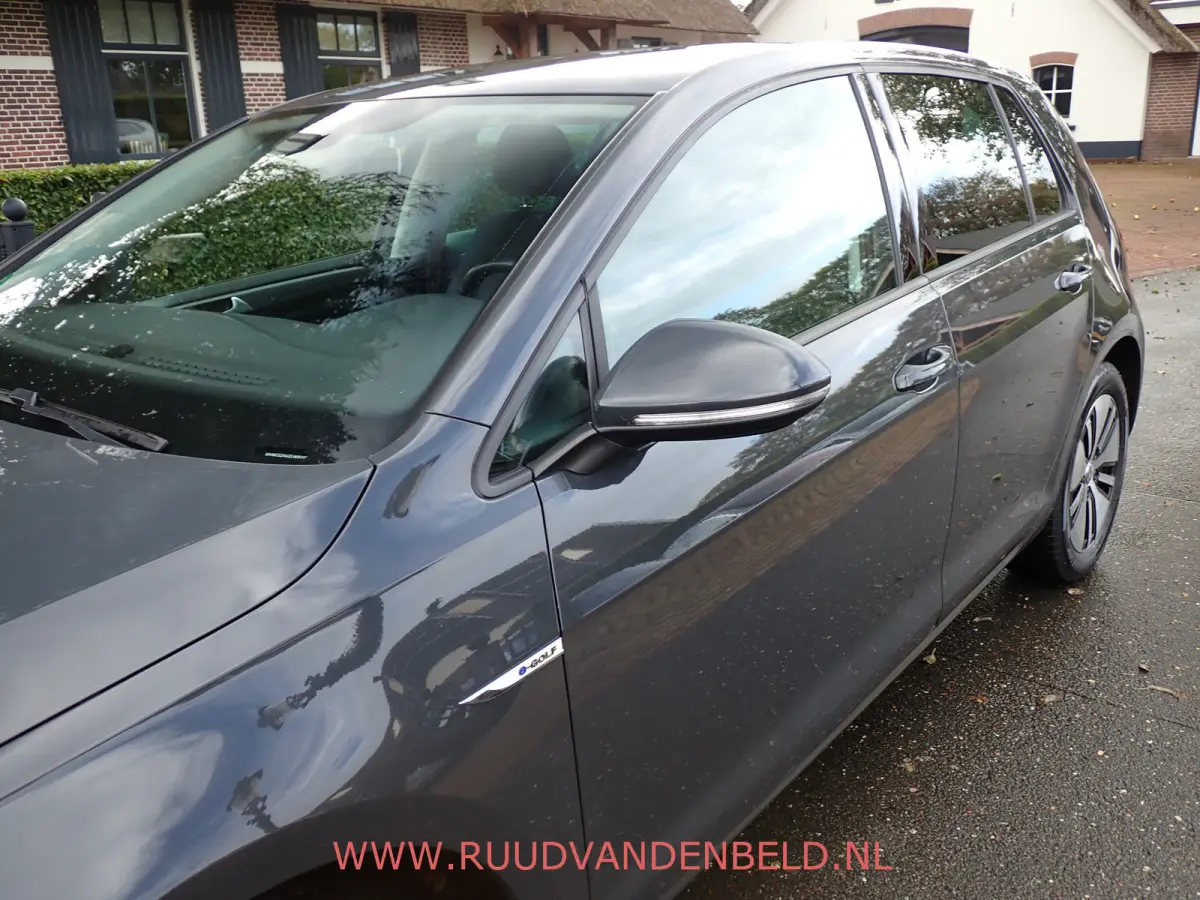 E-DITION 89%SOH // WARMTEPOMP !! CARPLAY / ACC / NAVIGATIE /
