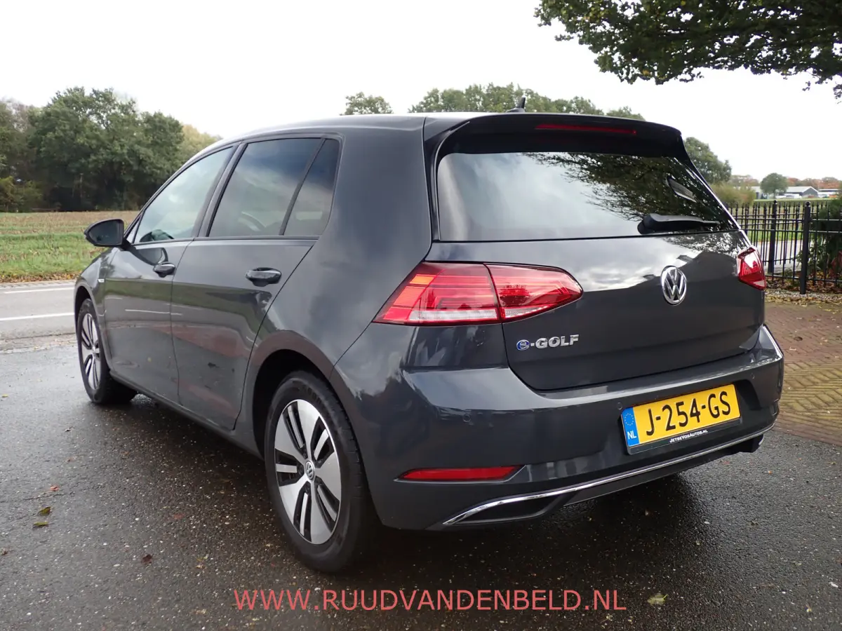 E-DITION 89%SOH // WARMTEPOMP !! CARPLAY / ACC / NAVIGATIE /