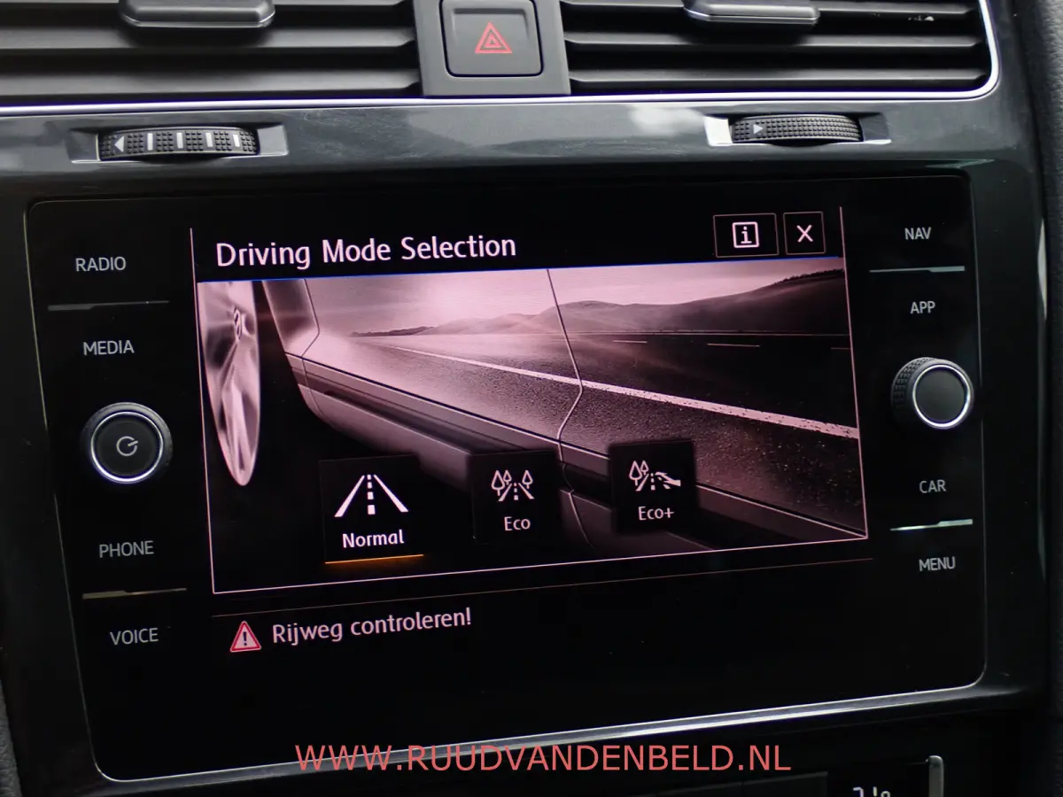E-DITION 89%SOH // WARMTEPOMP !! CARPLAY / ACC / NAVIGATIE /