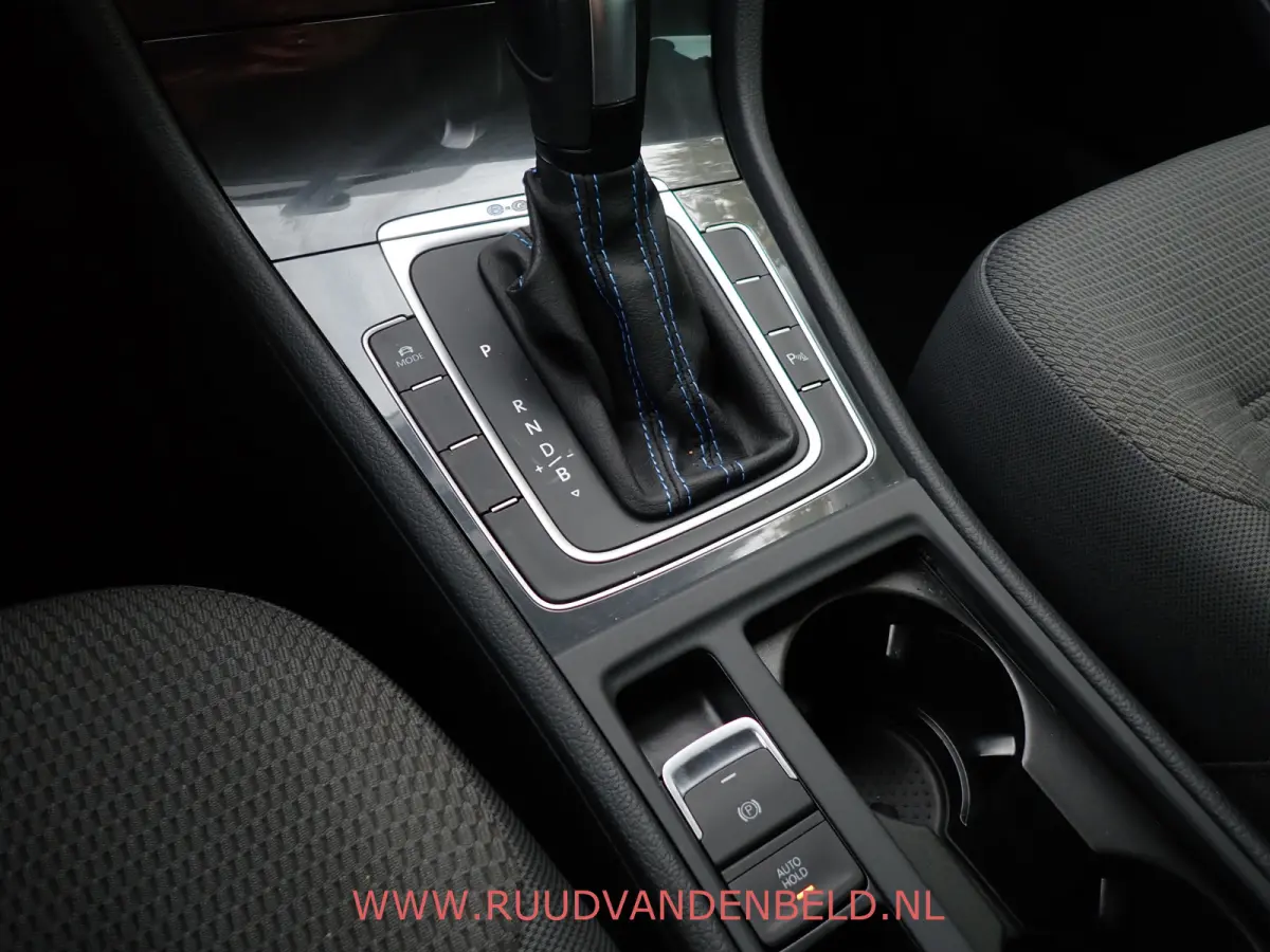 E-DITION 89%SOH // WARMTEPOMP !! CARPLAY / ACC / NAVIGATIE /