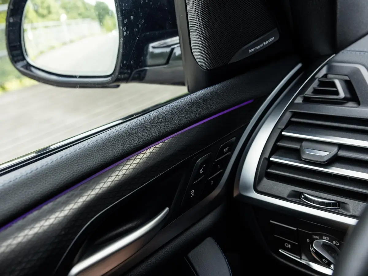 xDrive30e High Executive | M-SPORT | 20 INCH | HARMAN KARDON | PANORAMA/SCHUIF-KANTELDAK | ADAPTIVE CRUISE CONTROL | HEAD-UP | STOELMEMORY | KEYLESS | SOPHISTOGRAU |