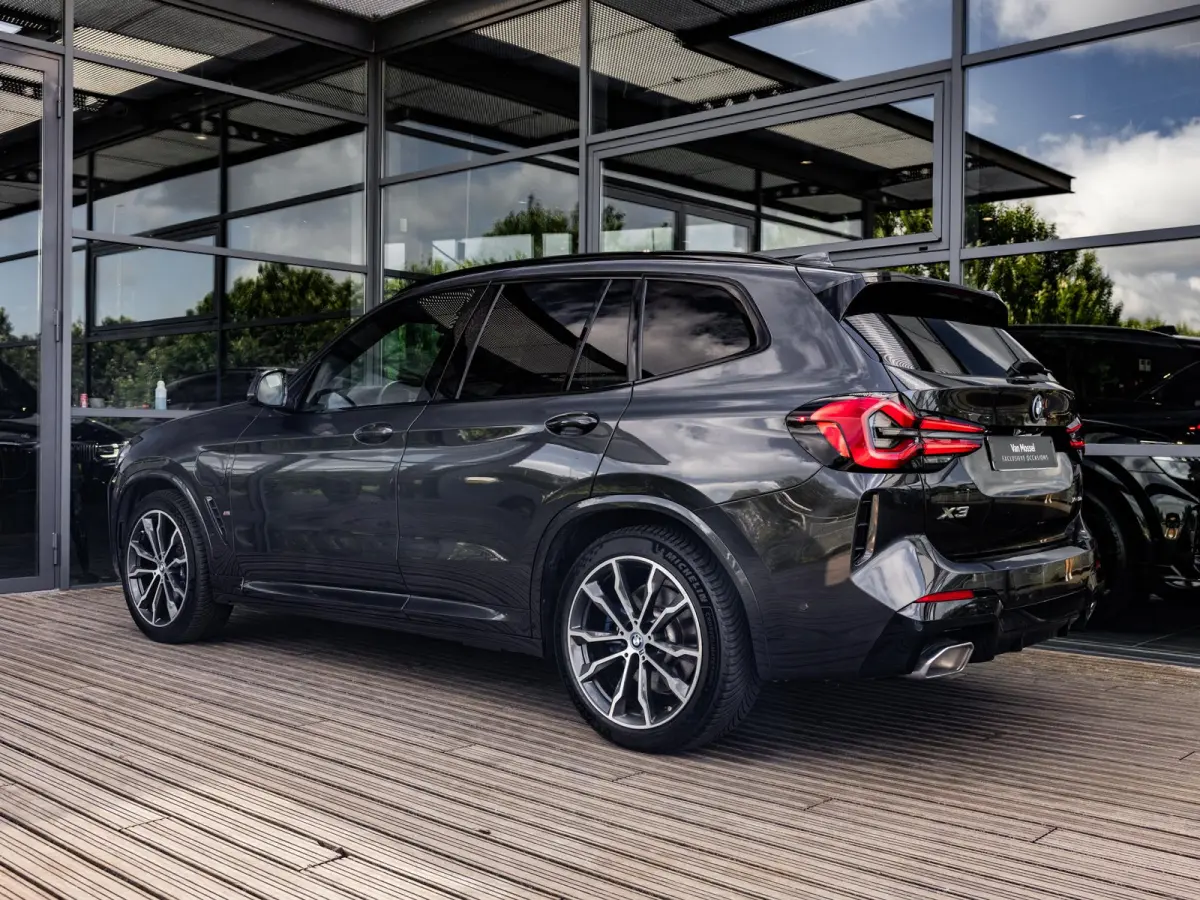 xDrive30e High Executive | M-SPORT | 20 INCH | HARMAN KARDON | PANORAMA/SCHUIF-KANTELDAK | ADAPTIVE CRUISE CONTROL | HEAD-UP | STOELMEMORY | KEYLESS | SOPHISTOGRAU |