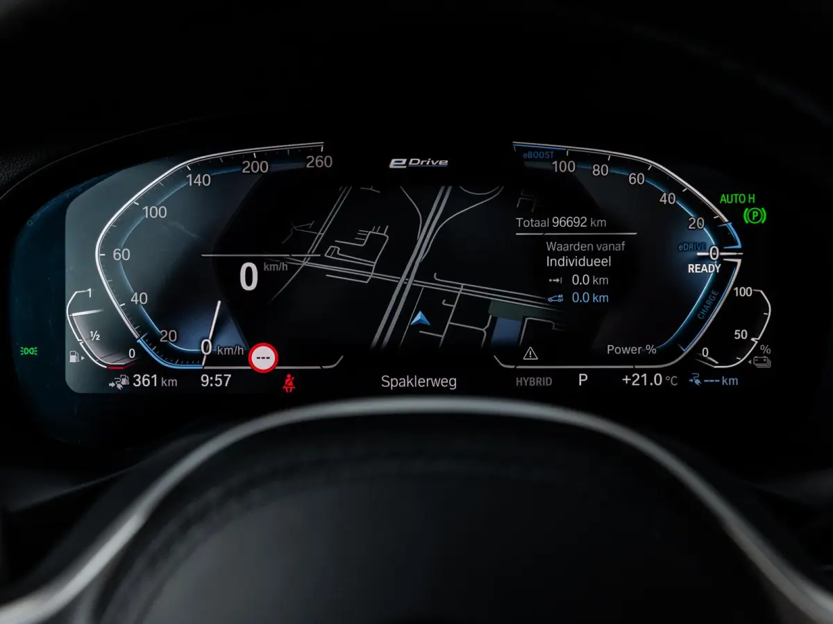 xDrive30e High Executive | M-SPORT | 20 INCH | HARMAN KARDON | PANORAMA/SCHUIF-KANTELDAK | ADAPTIVE CRUISE CONTROL | HEAD-UP | STOELMEMORY | KEYLESS | SOPHISTOGRAU |