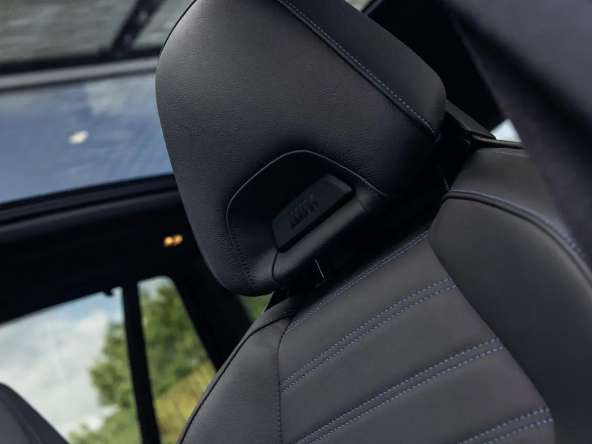 xDrive30e High Executive | M-SPORT | 20 INCH | HARMAN KARDON | PANORAMA/SCHUIF-KANTELDAK | ADAPTIVE CRUISE CONTROL | HEAD-UP | STOELMEMORY | KEYLESS | SOPHISTOGRAU |