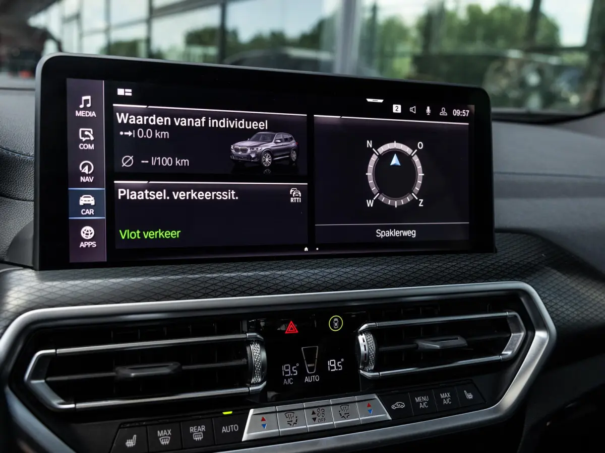 xDrive30e High Executive | M-SPORT | 20 INCH | HARMAN KARDON | PANORAMA/SCHUIF-KANTELDAK | ADAPTIVE CRUISE CONTROL | HEAD-UP | STOELMEMORY | KEYLESS | SOPHISTOGRAU |