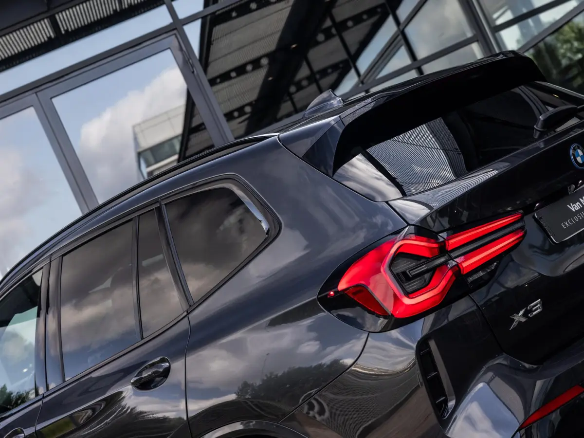 xDrive30e High Executive | M-SPORT | 20 INCH | HARMAN KARDON | PANORAMA/SCHUIF-KANTELDAK | ADAPTIVE CRUISE CONTROL | HEAD-UP | STOELMEMORY | KEYLESS | SOPHISTOGRAU |