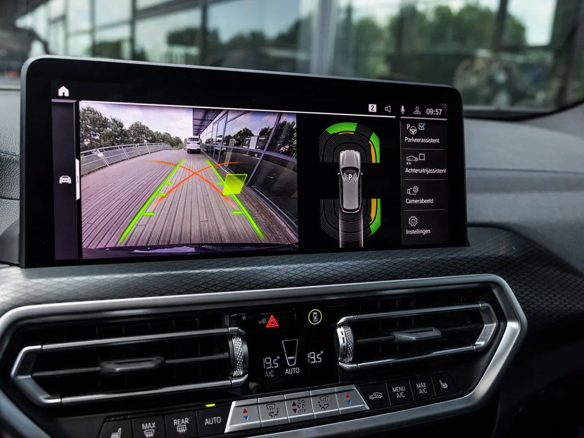 xDrive30e High Executive | M-SPORT | 20 INCH | HARMAN KARDON | PANORAMA/SCHUIF-KANTELDAK | ADAPTIVE CRUISE CONTROL | HEAD-UP | STOELMEMORY | KEYLESS | SOPHISTOGRAU |