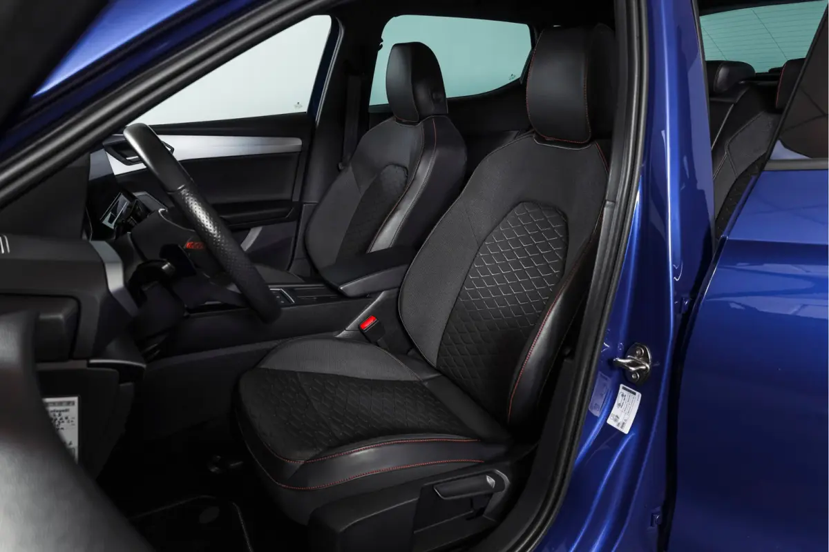 1.4 TSI eHybrid PHEV FR | Dig. Cockpit | Cruise | Stoel-+Stuurverw. | PDC | Camera | NAV + Carplay / Android | ECC | LM 17" |
