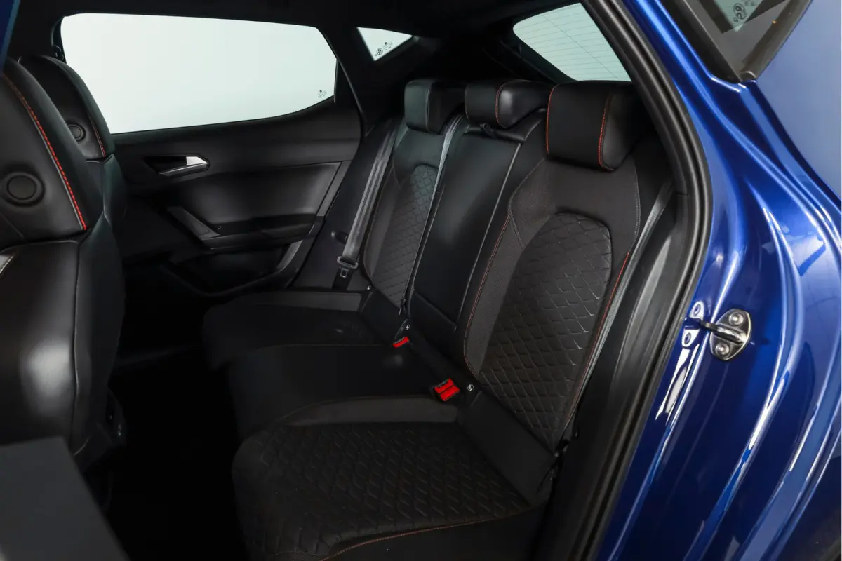 1.4 TSI eHybrid PHEV FR | Dig. Cockpit | Cruise | Stoel-+Stuurverw. | PDC | Camera | NAV + Carplay / Android | ECC | LM 17" |