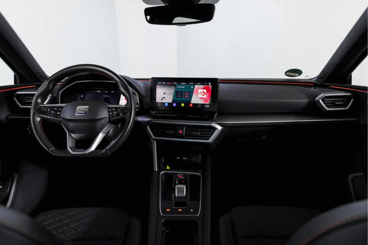 1.4 TSI eHybrid PHEV FR | Dig. Cockpit | Cruise | Stoel-+Stuurverw. | PDC | Camera | NAV + Carplay / Android | ECC | LM 17" |