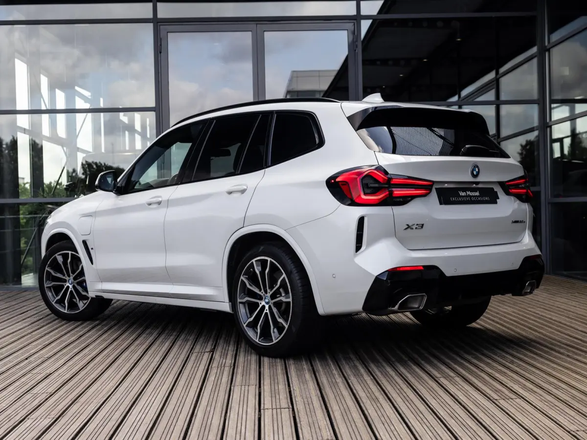 xDrive30e High Executive | M-SPORT | 20 INCH M-SPORT | PANORAMA/SCHUIF-KANTELDAK | ADAPTIVE CRUISE CONTROL | HARMAN KARDON | STOELMEMORY | KEYLESS | HEAD-UP | MINRALWEISS METALLIC |