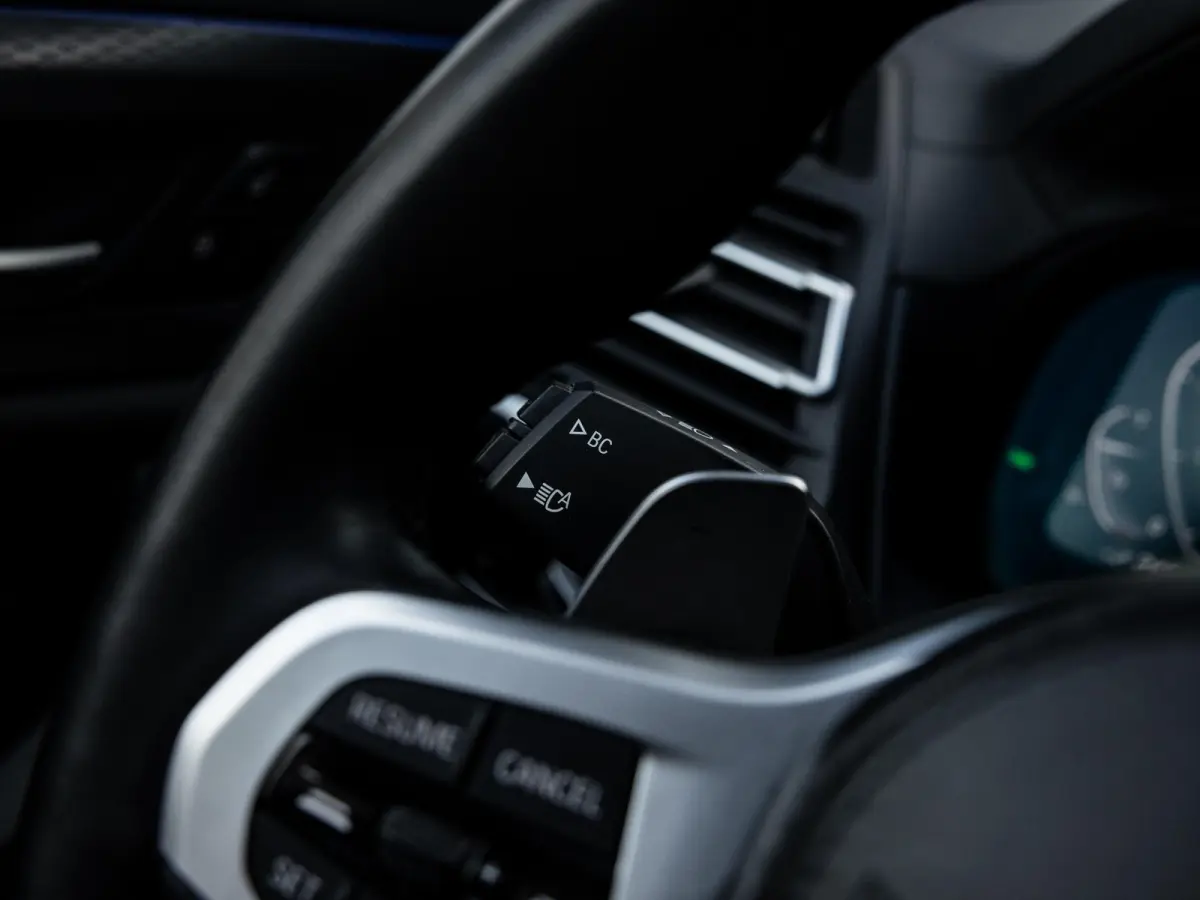 xDrive30e High Executive | M-SPORT | 20 INCH M-SPORT | PANORAMA/SCHUIF-KANTELDAK | ADAPTIVE CRUISE CONTROL | HARMAN KARDON | STOELMEMORY | KEYLESS | HEAD-UP | MINRALWEISS METALLIC |