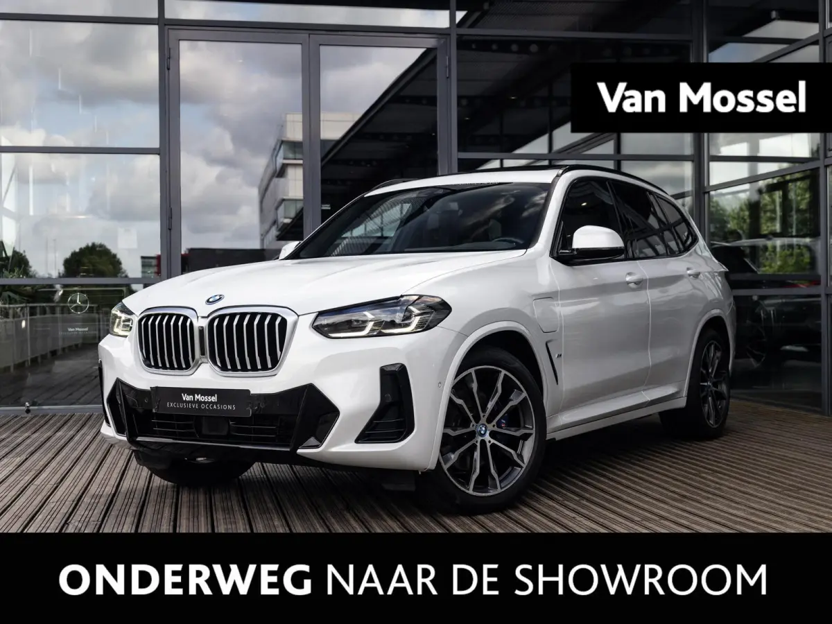 xDrive30e High Executive | M-SPORT | 20 INCH M-SPORT | PANORAMA/SCHUIF-KANTELDAK | ADAPTIVE CRUISE CONTROL | HARMAN KARDON | STOELMEMORY | KEYLESS | HEAD-UP | MINRALWEISS METALLIC |