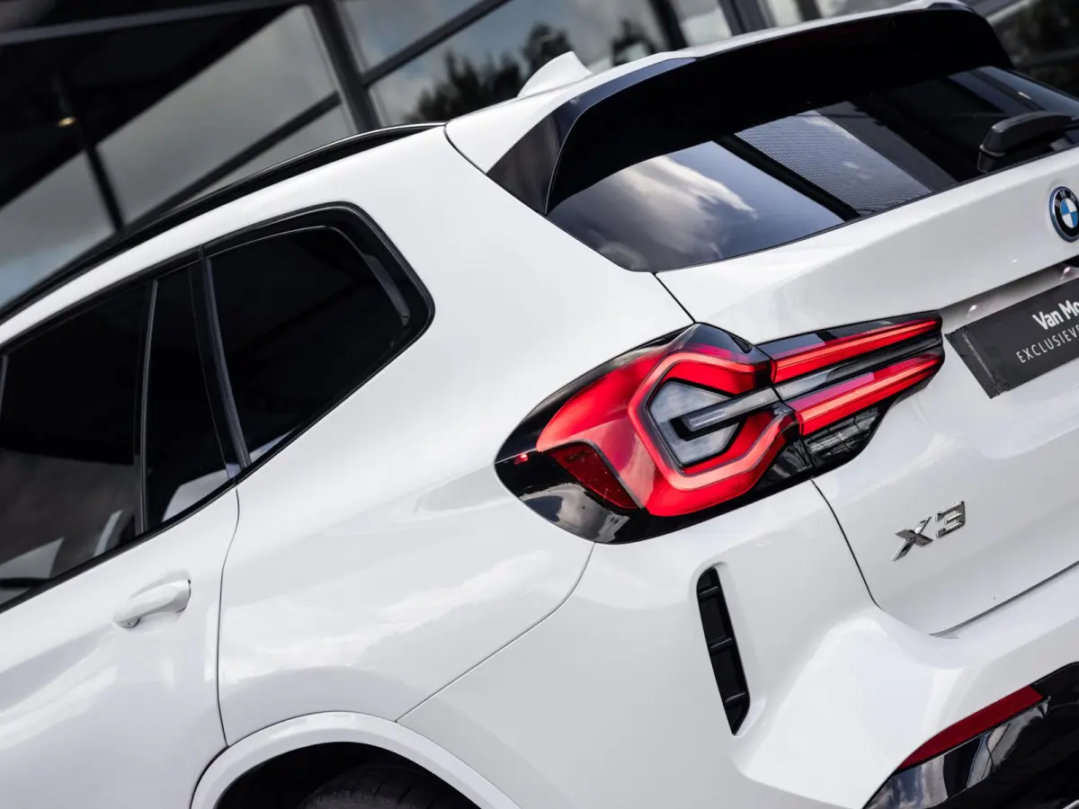 xDrive30e High Executive | M-SPORT | 20 INCH M-SPORT | PANORAMA/SCHUIF-KANTELDAK | ADAPTIVE CRUISE CONTROL | HARMAN KARDON | STOELMEMORY | KEYLESS | HEAD-UP | MINRALWEISS METALLIC |