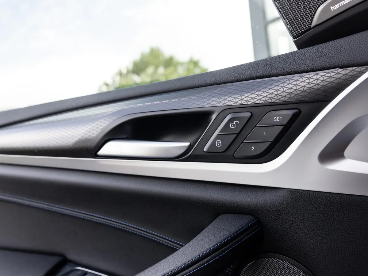 xDrive30e High Executive | M-SPORT | 20 INCH M-SPORT | PANORAMA/SCHUIF-KANTELDAK | ADAPTIVE CRUISE CONTROL | HARMAN KARDON | STOELMEMORY | KEYLESS | HEAD-UP | MINRALWEISS METALLIC |