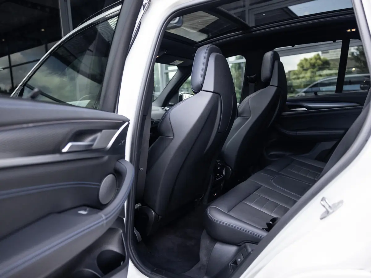 xDrive30e High Executive | M-SPORT | 20 INCH M-SPORT | PANORAMA/SCHUIF-KANTELDAK | ADAPTIVE CRUISE CONTROL | HARMAN KARDON | STOELMEMORY | KEYLESS | HEAD-UP | MINRALWEISS METALLIC |