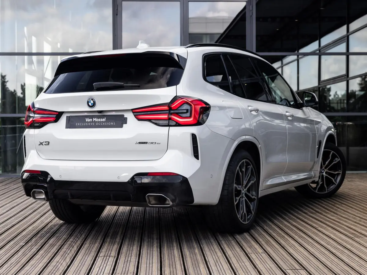 xDrive30e High Executive | M-SPORT | 20 INCH M-SPORT | PANORAMA/SCHUIF-KANTELDAK | ADAPTIVE CRUISE CONTROL | HARMAN KARDON | STOELMEMORY | KEYLESS | HEAD-UP | MINRALWEISS METALLIC |