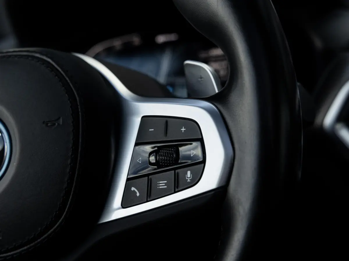 xDrive30e High Executive | M-SPORT | 20 INCH M-SPORT | PANORAMA/SCHUIF-KANTELDAK | ADAPTIVE CRUISE CONTROL | HARMAN KARDON | STOELMEMORY | KEYLESS | HEAD-UP | MINRALWEISS METALLIC |